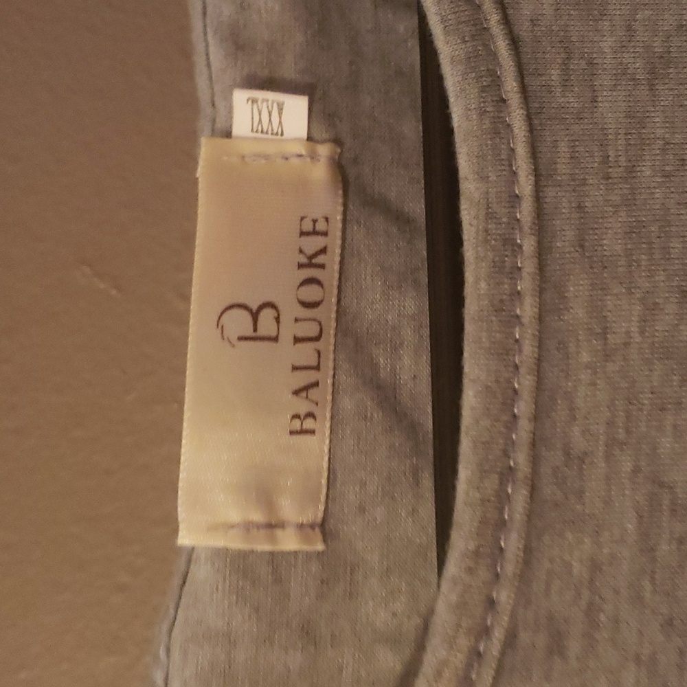 grey flutter cold.shoulder tee - Picture 2 of 3